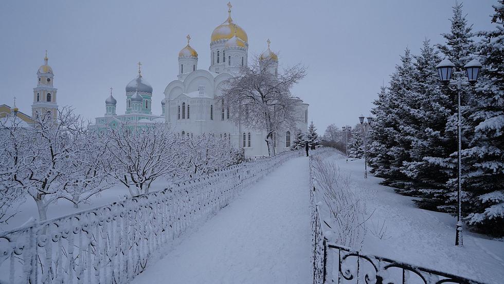 Дивеево Муром. С мольбами к иконам_13