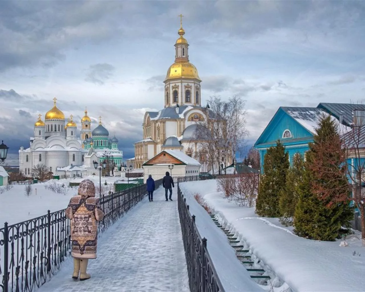 Муромов дивеево. Серафимо-Дивеевский монастырь зимой. Дивеево Свято Троицкий Серафимо Дивеевский монастырь зима.